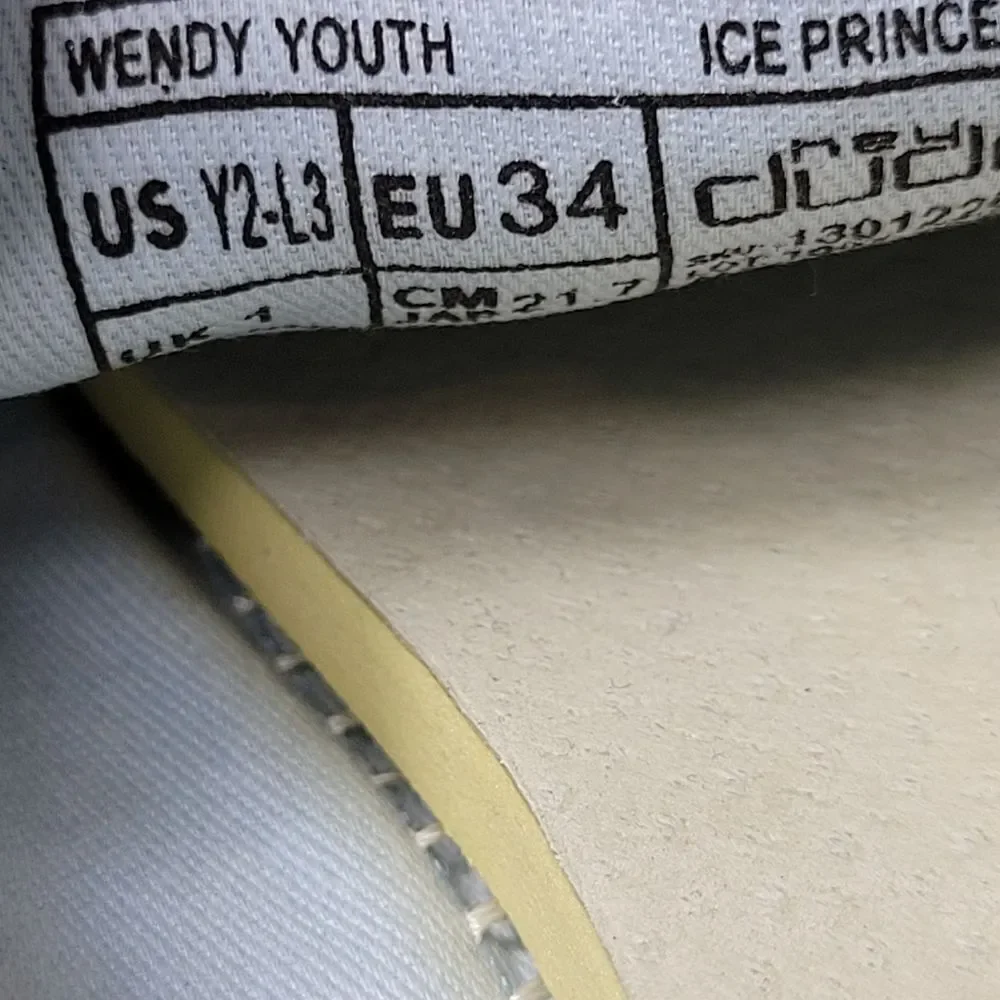Hey Dude Wendy Kids  Size 34 Ice Princess Snowflakes Youth Slip On Shoes New Con